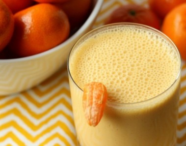 banana tangerine milk smoothie