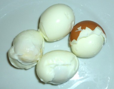 how to peel egg easily
