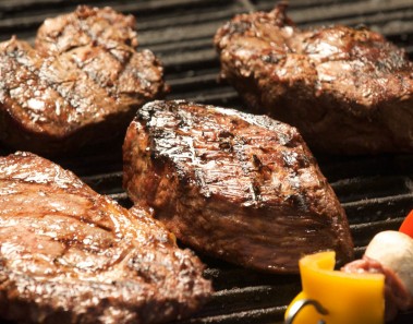 Half-cooked meat berbecue